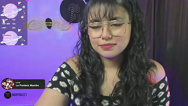 Snapshot of mary_diaz1 chatting on 12, 1, 2025 mary diaz1 online show from 12, 1, 2025