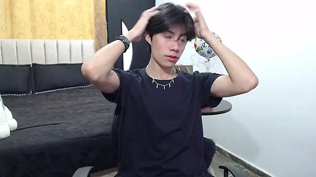 Snapshot of Elio-cam chatting on 4, 1, 2025 Elio-cam online show from 4, 1, 2025