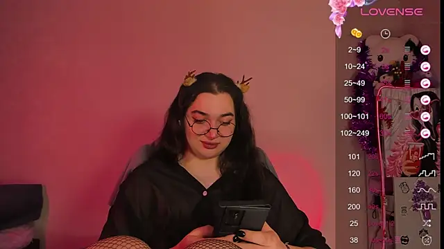 Snapshot of YsabellViveris chatting on 17, 12, 2024 YsabellViveris online show from 17, 12, 2024