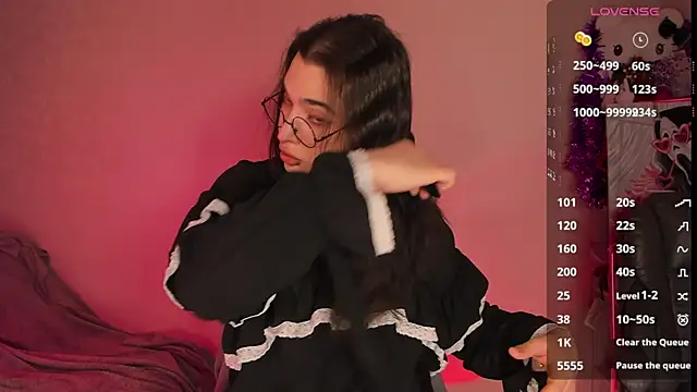 Snapshot of YsabellViveris chatting on 5, 1, 2025 YsabellViveris online show from 5, 1, 2025