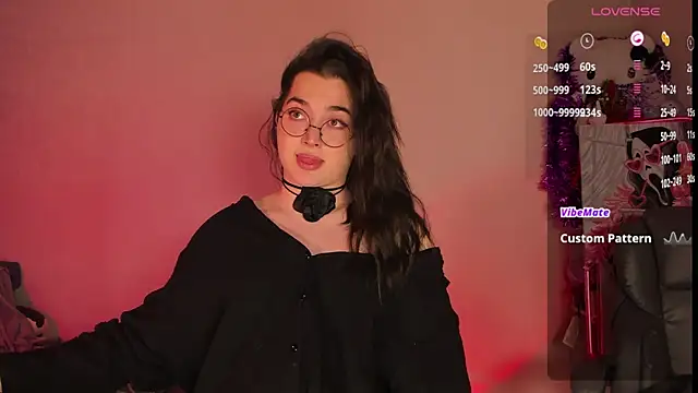 Snapshot of YsabellViveris chatting on 5, 1, 2025 YsabellViveris online show from 5, 1, 2025