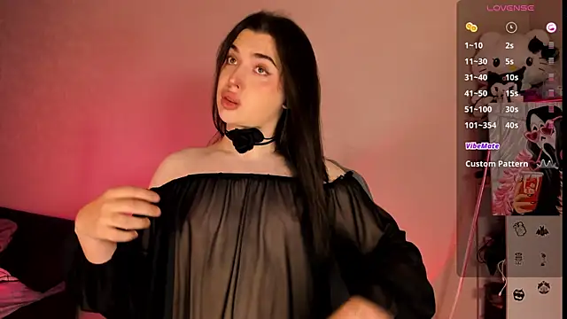 Snapshot of YsabellViveris chatting on 5, 3, 2025 YsabellViveris online show from 5, 3, 2025