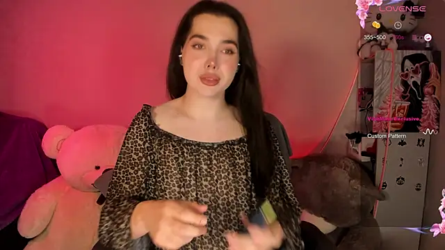 Snapshot of YsabellViveris chatting on 12, 9, 2025 YsabellViveris online show from 12, 9, 2025