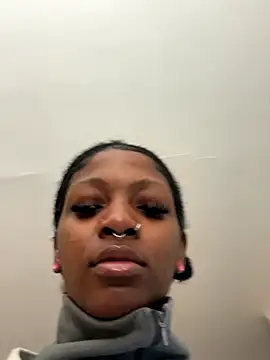 Snapshot of mochamimi chatting on 17, 11, 2025 mochamimi online show from 17, 11, 2025