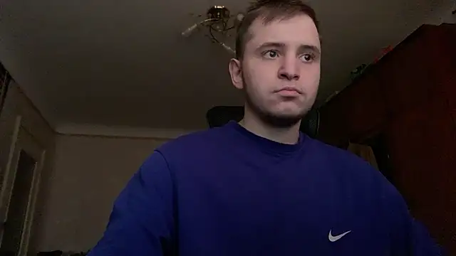 Snapshot of sweaticeboy chatting on 12, 3, 2025 sweaticeboy online show from 12, 3, 2025