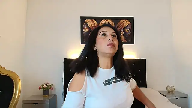 Shanon mature online show from 12, 6, 2026