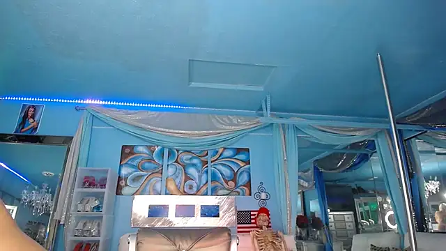 ADRIANNA FOX online show from 20, 9, 2025