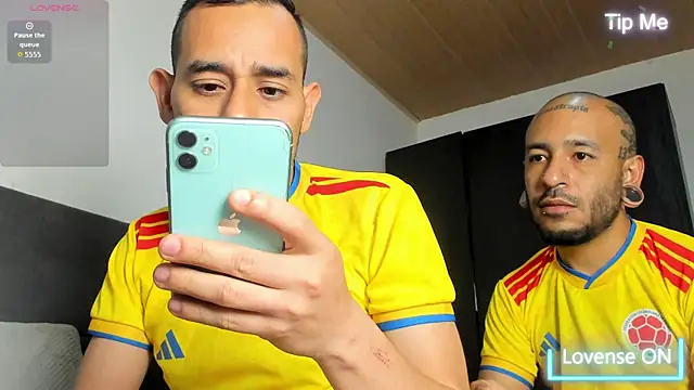 jhonyalzate2 online show from 19, 6, 2026
