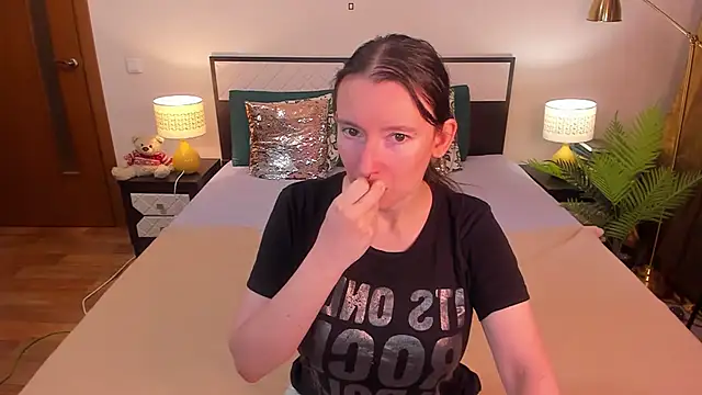 Snapshot of CatherineWalls chatting on 8, 7, 2026 CatherineWalls online show from 8, 7, 2026