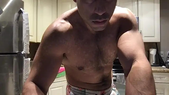 Snapshot of BigGuyMuscle chatting on 16, 6, 2026 BigGuyMuscle online show from 16, 6, 2026