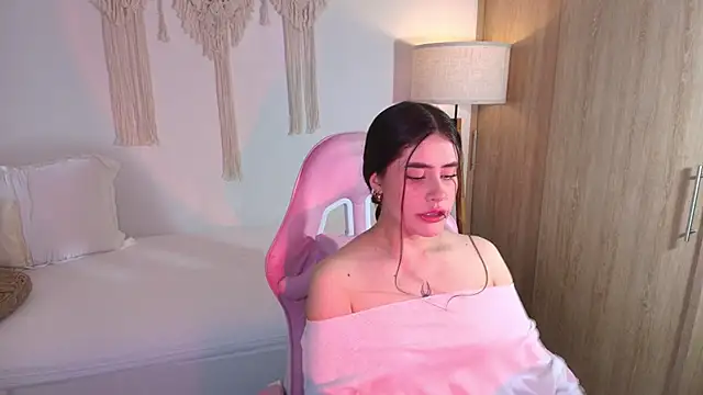 Snapshot of iriswest_ chatting on 21, 12, 2025 iriswest online show from 21, 12, 2025