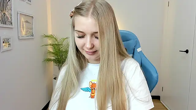 Adr1ana  online show from 5, 12, 2024