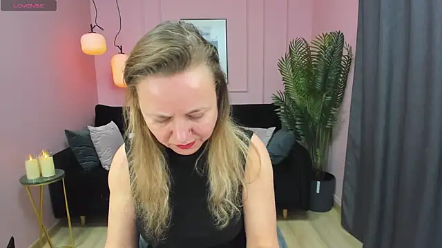 Snapshot of GabrielGold chatting on 12, 12, 2024 GabrielGold online show from 12, 12, 2024