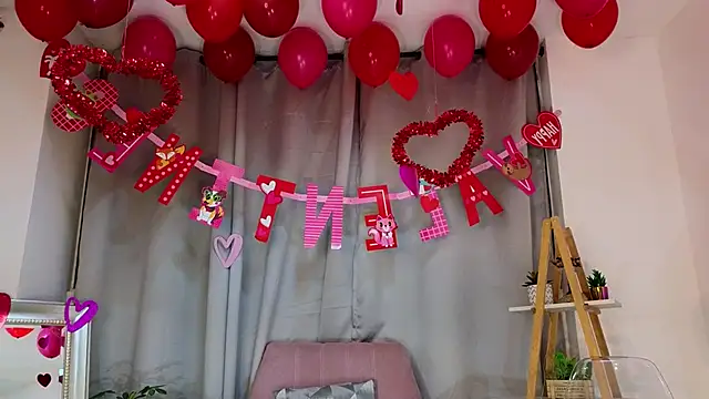 bella  adams online show from 15, 2, 2025