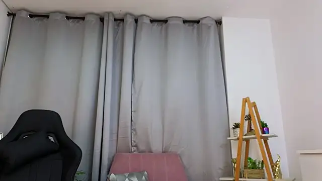 bella  adams online show from 6, 3, 2025