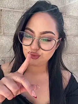 MileyGia online show from 6, 2, 2026