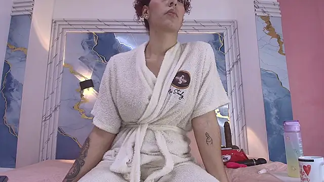 lorrayne  online show from 22, 9, 2025