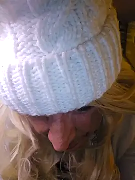 Snapshot of CROSSCOUNTRY1 chatting on 16, 1, 2025 CROSSCOUNTRY1 online show from 16, 1, 2025