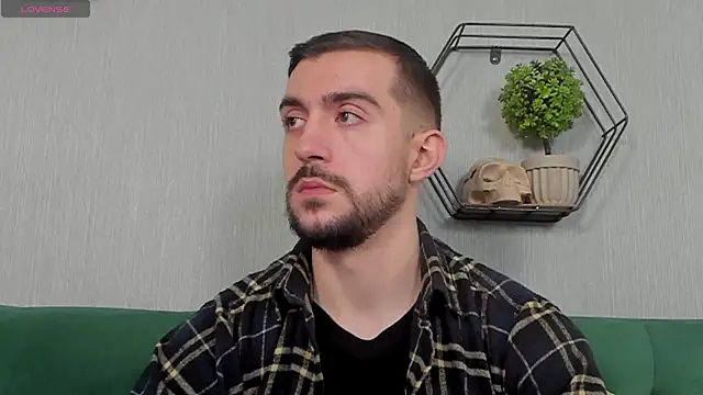 Snapshot of Dylan_Best chatting on 6, 10, 2025 Dylan Best online show from 6, 10, 2025