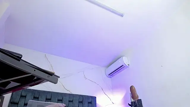 Snapshot of IsiisLovei chatting on 17, 11, 2025 IsiisLovei online show from 17, 11, 2025