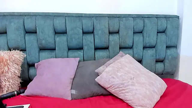 Snapshot of IsiisLovei chatting on 27, 11, 2025 IsiisLovei online show from 27, 11, 2025