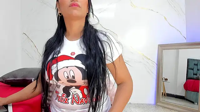 Snapshot of IsiisLovei chatting on 2, 12, 2025 IsiisLovei online show from 2, 12, 2025