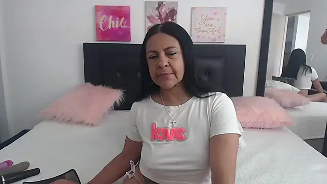 Snapshot of katiehotx chatting on 28, 9, 2025 katiehotx online show from 28, 9, 2025