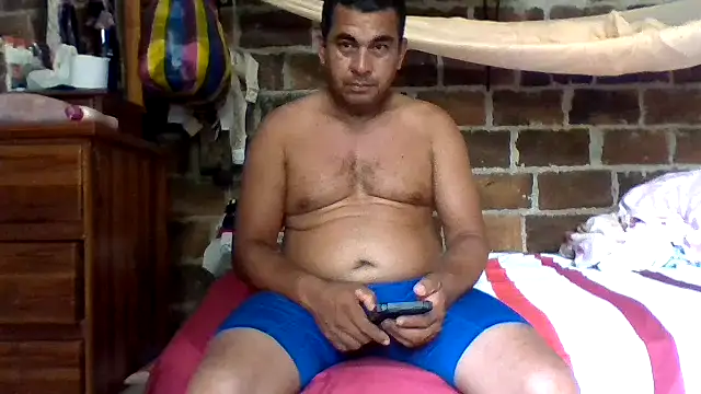 Snapshot of axomen chatting on 11, 3, 2025 axomen online show from 11, 3, 2025