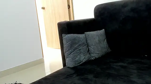 Sarah Jhonson online show from 16, 4, 2026