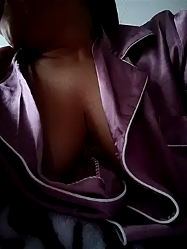 Snapshot of Ivanna2 chatting on 16, 11, 2025 Ivanna2 online show from 16, 11, 2025