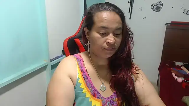 Snapshot of NatalySexxxMilk chatting on 5, 12, 2025 NatalySexxxMilk online show from 5, 12, 2025