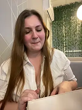 Snapshot of CandyShoopp chatting on 4, 1, 2025 CandyShoopp online show from 4, 1, 2025