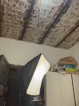 Snapshot of Alicbranca chatting on 27, 11, 2025 Alicbranca online show from 27, 11, 2025