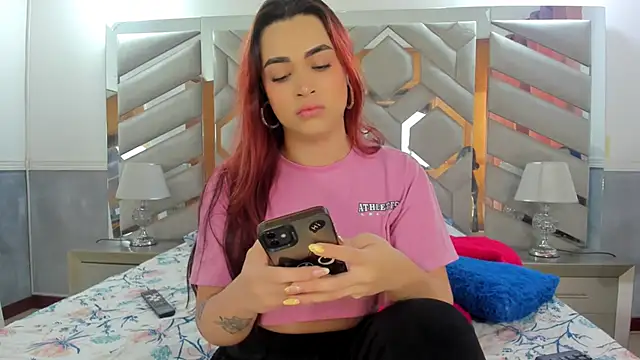 Snapshot of alexandra_fire69x chatting on 4, 12, 2025 alexandra fire69x online show from 4, 12, 2025