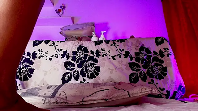 sofi decker online show from 14, 2, 2025