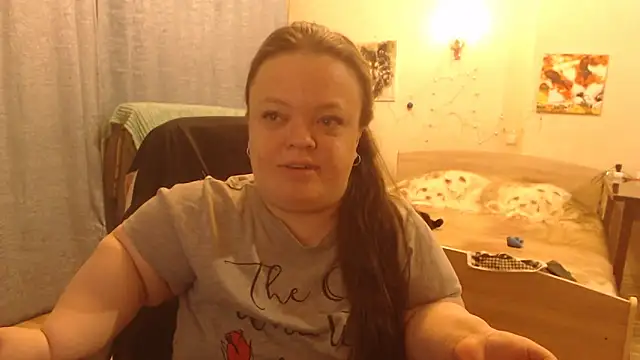 Janiffer MiMi online show from 7, 3, 2025