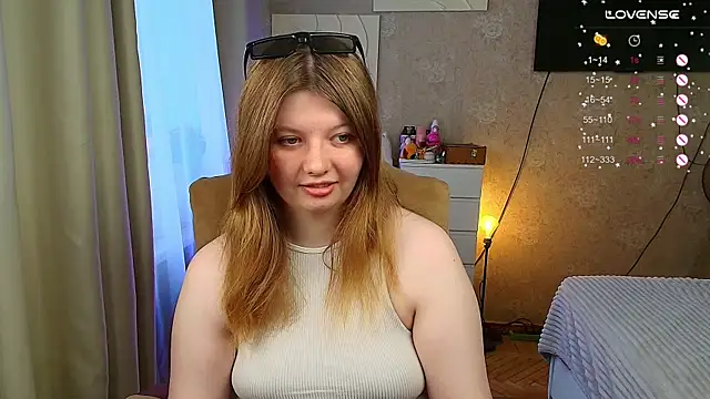 Snapshot of Vivian_cutie chatting on 12, 10, 2025 Vivian cutie online show from 12, 10, 2025