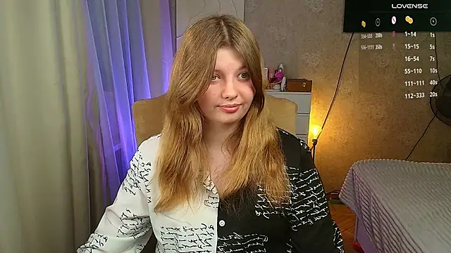 Snapshot of Vivian_cutie chatting on 17, 10, 2025 Vivian cutie online show from 17, 10, 2025