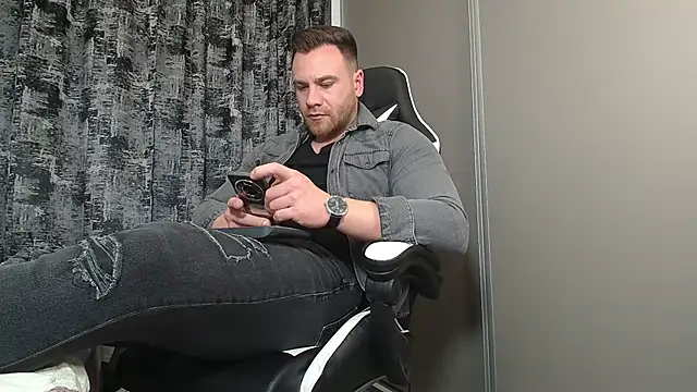 Thori92 online show from 14, 2, 2025