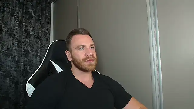Snapshot of Thori92 chatting on 15, 6, 2026 Thori92 online show from 15, 6, 2026