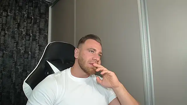 Snapshot of Thori92 chatting on 5, 7, 2026 Thori92 online show from 5, 7, 2026
