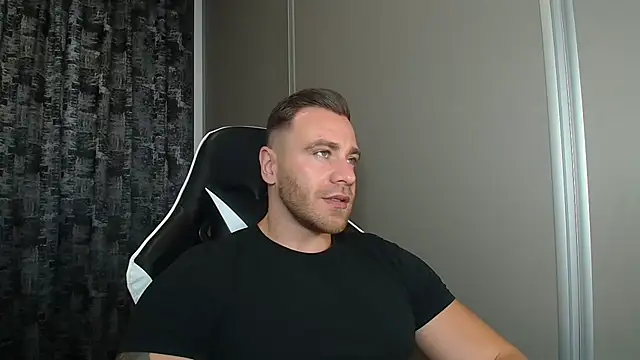 Snapshot of Thori92 chatting on 19, 7, 2026 Thori92 online show from 19, 7, 2026