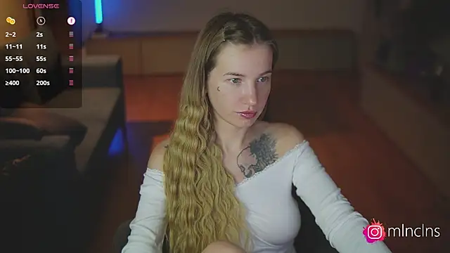 Snapshot of melanielwithu chatting on 28, 7, 2026 melanielwithu online show from 28, 7, 2026