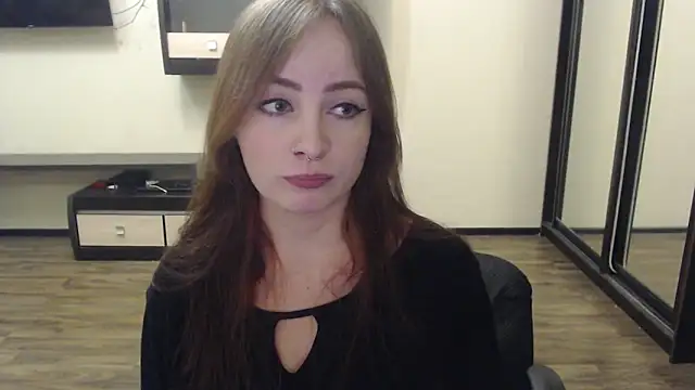 Snapshot of Laralianna chatting on 10, 12, 2024 Laralianna online show from 10, 12, 2024