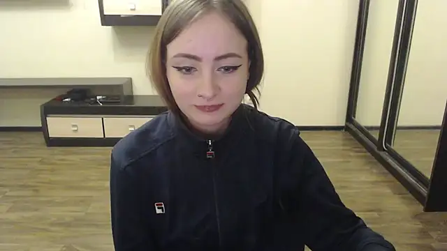 Snapshot of Laralianna chatting on 13, 12, 2024 Laralianna online show from 13, 12, 2024