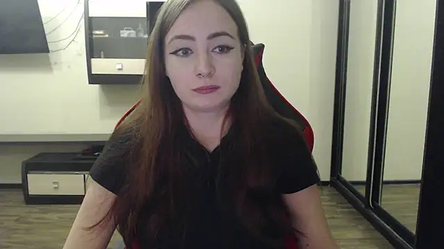 Snapshot of Laralianna chatting on 12, 1, 2025 Laralianna online show from 12, 1, 2025