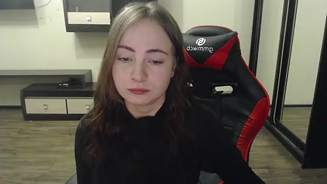 Snapshot of Laralianna chatting on 5, 2, 2025 Laralianna online show from 5, 2, 2025