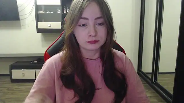 Snapshot of Laralianna chatting on 8, 2, 2025 Laralianna online show from 8, 2, 2025