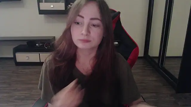 Snapshot of Laralianna chatting on 17, 3, 2025 Laralianna online show from 17, 3, 2025