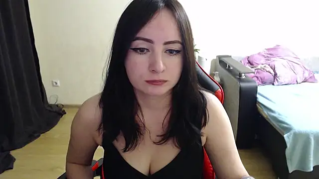 Snapshot of Laralianna chatting on 26, 10, 2025 Laralianna online show from 26, 10, 2025